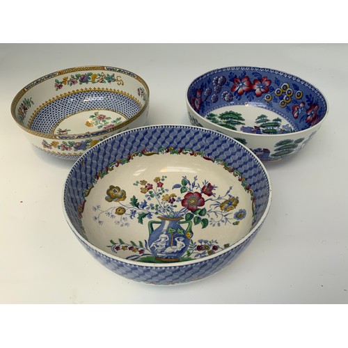 229 - 3, 19TH CENTURY PORCELAIN BOWLS WITH TRANSFER DECORATION