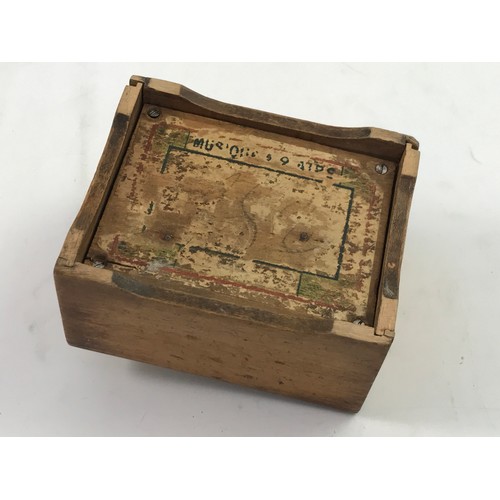 40 - VINTAGE MUSICAL BOXES/ GREETINGS GIFTS.