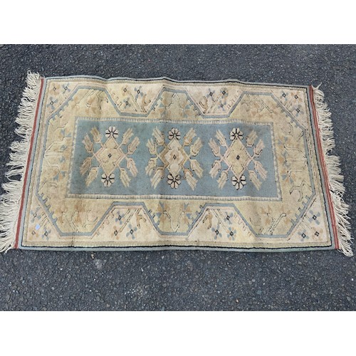 252 - VINTAGE RUG, APPROX 210 X 123 CM, SOME WEAR TO SIDE, AND A RUNNER APPROX 73CM X 123 CM