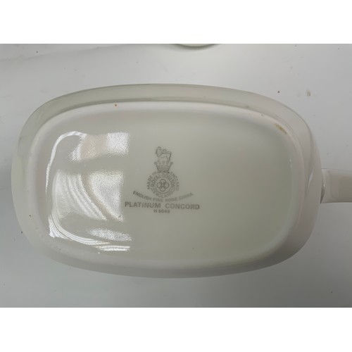 261 - DOULTON DINNERWARE CONCORDE