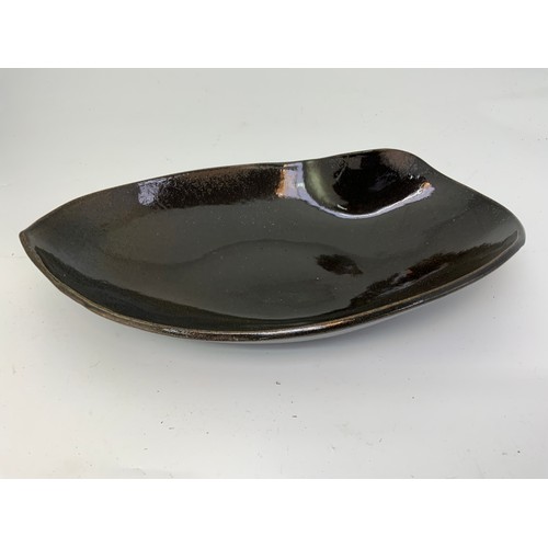 207 - CONTEMPORARY GEORGE WILSON STUDIO POTTERY BOWL