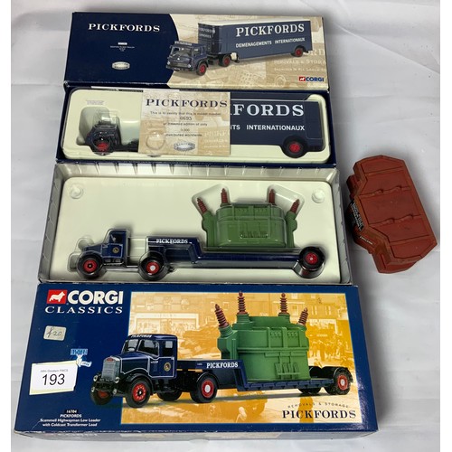 193 - CORGI CLASSICS 2 BOXED LORRYS CC11401, BEDFORD TK BOX TRAILER AND 16704 PICKFORDS SCAMMELL HIGHWAYMA... 