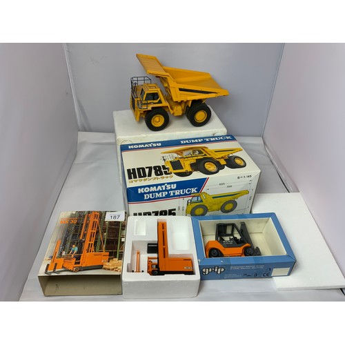 187 - KOMATSU HD785 DUMP TRUCK, 1-45 SCALE BOXED A WAGNER KOMBISTAPLER MX30 HEAVY DUTY FORK LIFT TRUCK AND... 