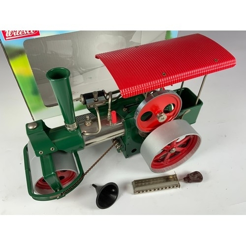 461 - WILESCO, BOXED STEAM ROLLER TRACTION ENGINE, D365 DAMPFTRAKTOREN IN GREEN AND RED LIVERY, APPEARS UN... 