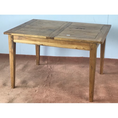 126 - GOOD QUALITY LIGHT OAK EXTENDING DINING TABLE ON SQUARE TAPERED LEGS, APPROX. 170 X 90 CM MAX.