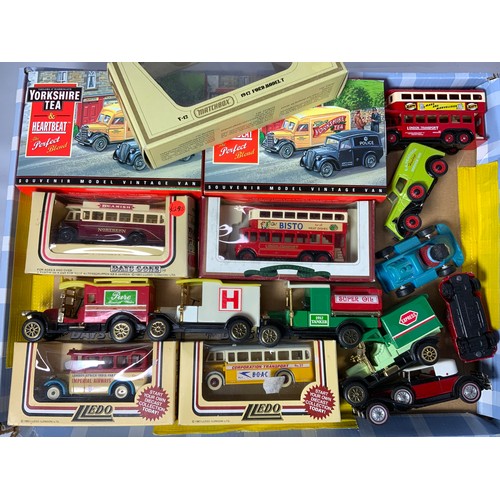 142 - COLLECTION OF DAYS GONE, MATCHBOX CLASSICO STILO, VEHICLES BOXED AND UNBOXED.