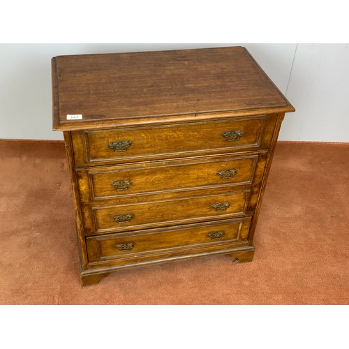 147 - MAHOGANY COMMODE