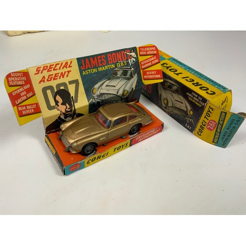 133 - CORGI TOYS 261 DIE CAST, SPECIAL AGENT 007 JAMES BOND ASTON MARTIN DB5,  FROM THE JAMES BOND FILM GO... 