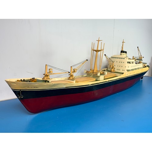 106 - A SUPURB SCRATCH BUILT MODEL SHIP OF A BRITISH INDIA LINE SHIP MV BULIMBA, BUILT TO 1:96 SCALE (1/8T... 