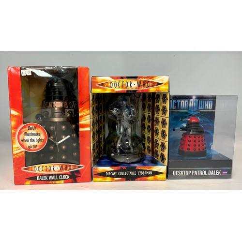 64 - DR WHO DALEK WALL CLOCK IN BOX, DIE CAST COLLECTABLE CYBERMAN AND DR WHO DESK TOP PATROL DALEK.