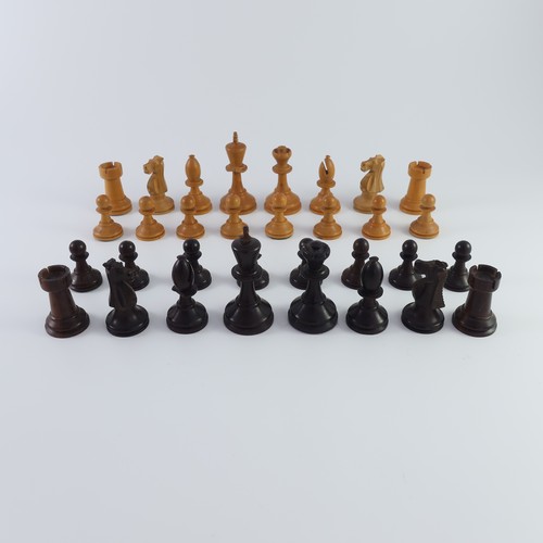 236 - LARGE STAUNTON PATTERN CHESS SET IN WOODEN BOX, WEIGHTED PIECES, KING APPROX. 9.5 cm WITH BOARD