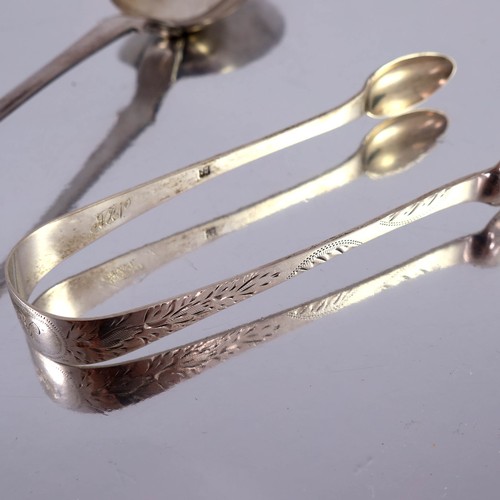 422 - GEORGIAN SILVER GRAVY SPOON APPROX. 108 g TOGETHER WITH PAIR BRIGHT CUT SILVER SUGAR TONGS