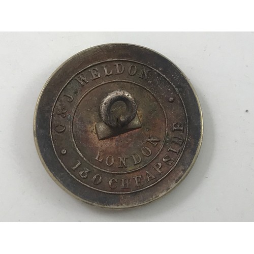 183 - TIN CONTAINING LARGE QUANTITY MILITARY BUTTONS note, we are advised that these are in fact livery bu... 