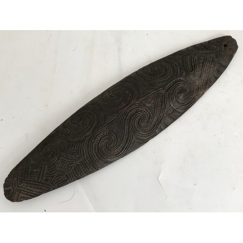 241 - ETHNIC MASK APPROX. 100 cm AND A CARVING, POSSIBLY MAORI, APPROX. 40 cm