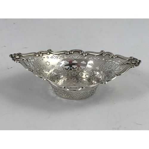 340 - QUANTITY MISC. PLATED WARE INCLUDING GOOD QUALITY TRAY ETC. AND A STERLING PIERCED DISH