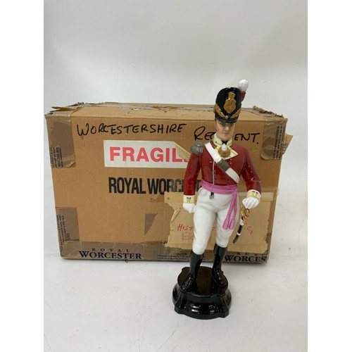 106 - ROYAL WORCESTER FIGURINE OF AN OFFICER OF ROYAL WORCESTER REGIMENT RW3535 WITH ORIGINAL BOX