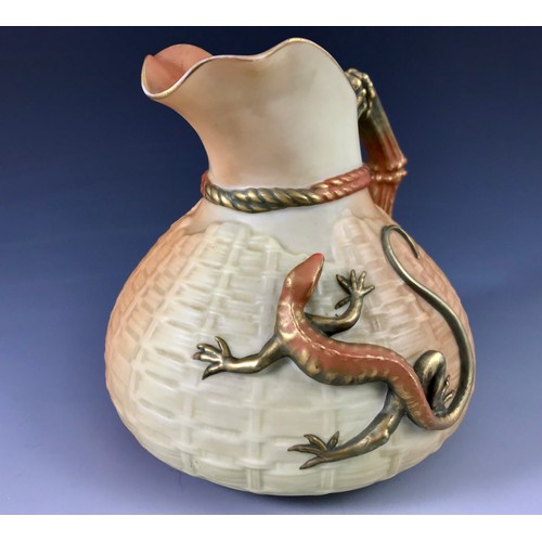 96 - ROYAL WORCESTER BLUSHWARE JUG, SHAPE 1714, APPROX. 16CM TALL, BAMBOO HANDLE & GILDED LIZARD