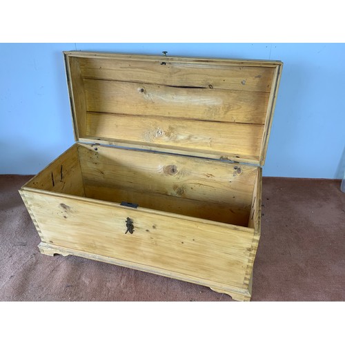 433 - IMPRESSIVE PINE DOMED TOP TRUNK/CHEST 122CM LONG