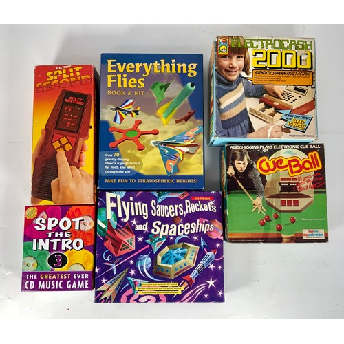 55 - COLLECTION OF BOXED POWER TOY AND SIMILAR 1970S 80S TOYS, INC. EVERYTHING FLYS FLYING SAUCERS, ROCKE... 