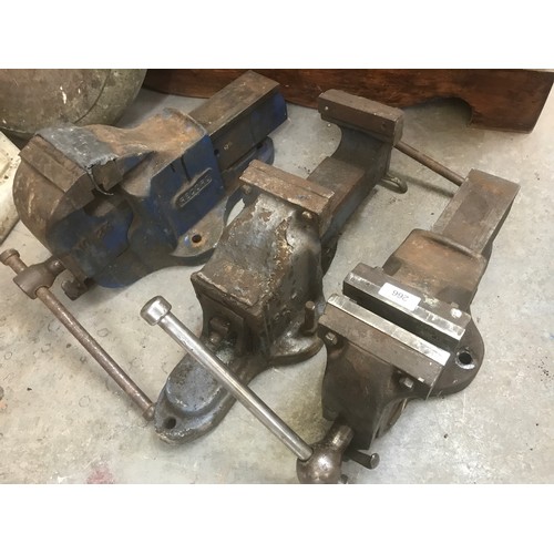 266 - RECORD BENCH VICE TOGETHER WITH A STEEL JAWS BENCH VICE & ANOTHER