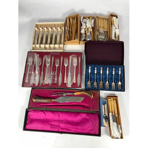 521 - QUANTITY OF BOXED FLATWARE ETC