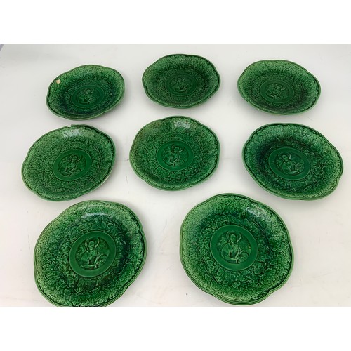 150 - 8 ANTIQUE GREEN WEDGWOOD LEAF PLATES AF