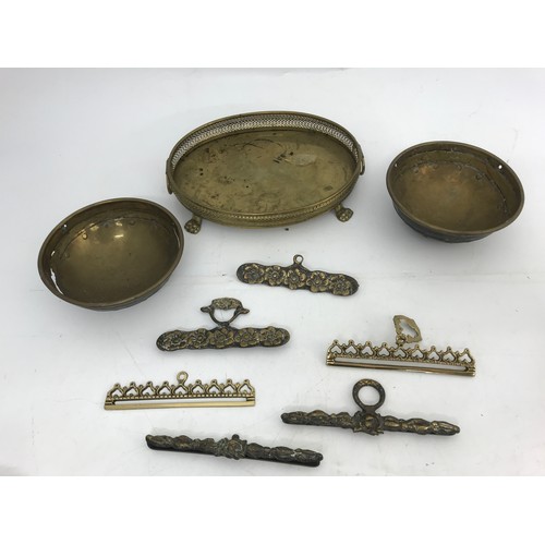 321 - COPPER AND BRASSWARE INCLUDING BRASS BOWLS AND VARIOUS MOULDINGS