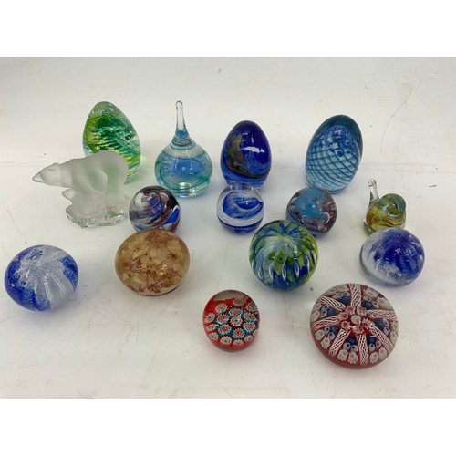 118 - COLLECTION OF ASSORTED PAPERWEIGHTS