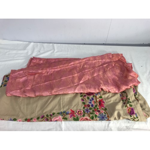 476 - PINK THROW TOGETHER WITH AN EMBROIDERED TABLE CLOTH