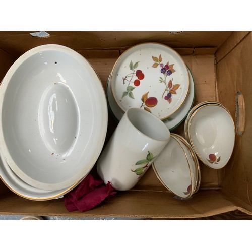 197 - 2 BOXES OF ROYAL WORCESTER EVESHAM ETC