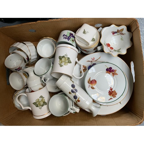 197 - 2 BOXES OF ROYAL WORCESTER EVESHAM ETC