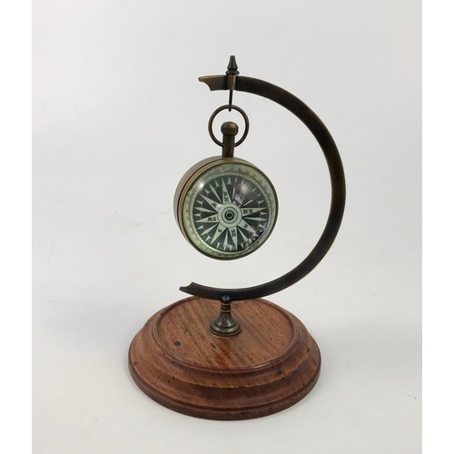 271 - WATCH STAND WITH SPHERICAL COMPASS