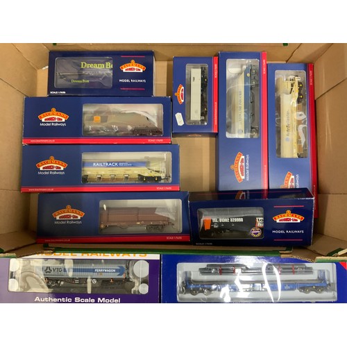 379 - BACHMANN MODEL RAILWAY, A GOOD COLLECTION OF MODERN IMAGE WAGONS, INC.  RAIL TRACK JJA AUTO BALASTER... 