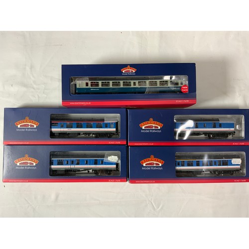 380 - BACHMANN MODEL RAILWAY COACHES, COMPRISING NETWORK SOUTH EAST COACHES 39-131 MK 1 CK 39-188, MK 1 BG... 