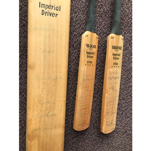 449 - SIGNED FULL SIZED CRICKET BAT, 2 MINIATURE SIGNED BATS