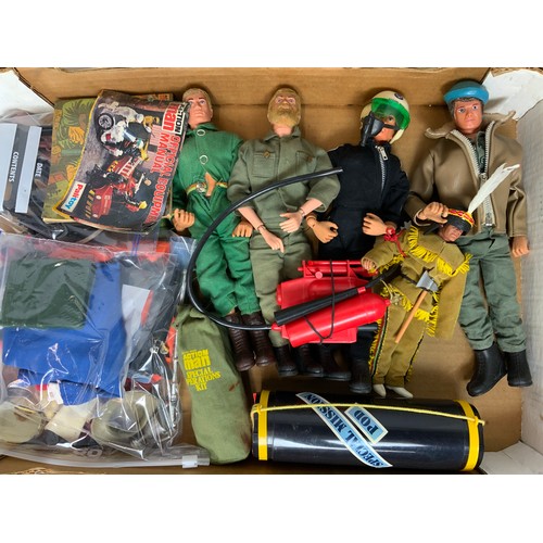 38 - 4 ACTION MEN, DRESSED, PLUS INDIAN CHIEF, ACCESSORIES INC. SPECIAL OPERATIONS KIT, GUN POD, CLOTHES,... 