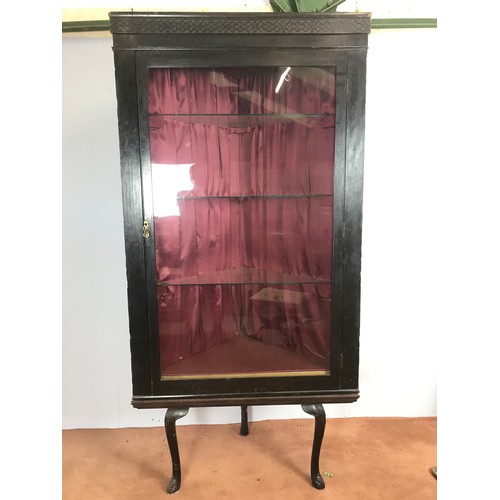 149 - OAK CORNER CABINET WITH GLAZED DOOR AND 2 SHELVES