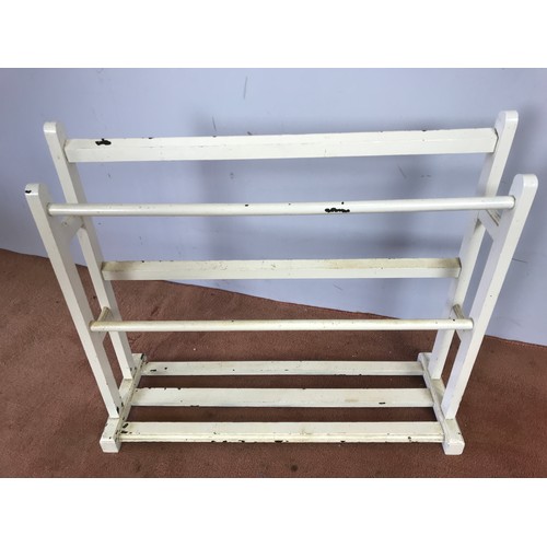 154 - PAINTED TOWEL RAIL