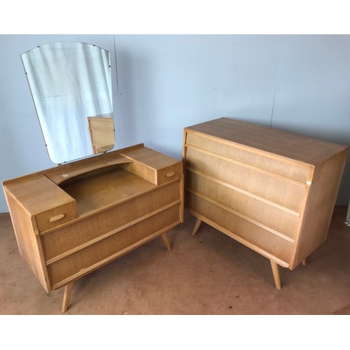 25 - LATE CENTURY AVALON YATTON CHEST OF 4 LONG DRAWERS TOGETHER WITH MATCHING DRESSING TABLE