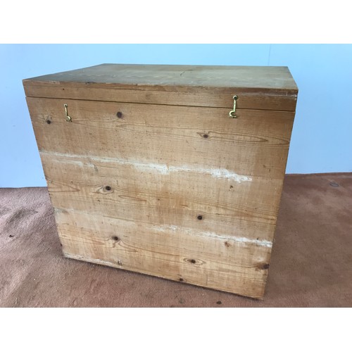 199 - PINE BOX WITH HINGED LID