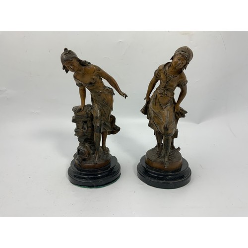 442 - PAIR OF SPELTER FIGURES, APPROX 28cm TALL, ONE OTHER BRONZE EFFECT FIGURE AND AN URN