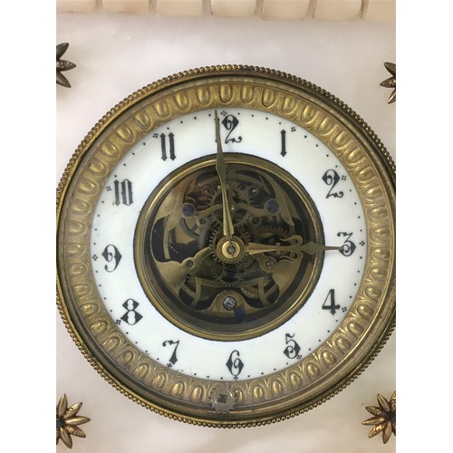 352 - MARBLE MANTLE CLOCK AF, APPROX 25 CM TALL