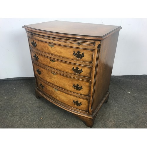 147 - REPRODUCITON BOW FRONT CHEST OF 4 DRAWERS WITH BRUSHING SLIDE, POSSIBLY GOLD FEATHER PRODUCTS