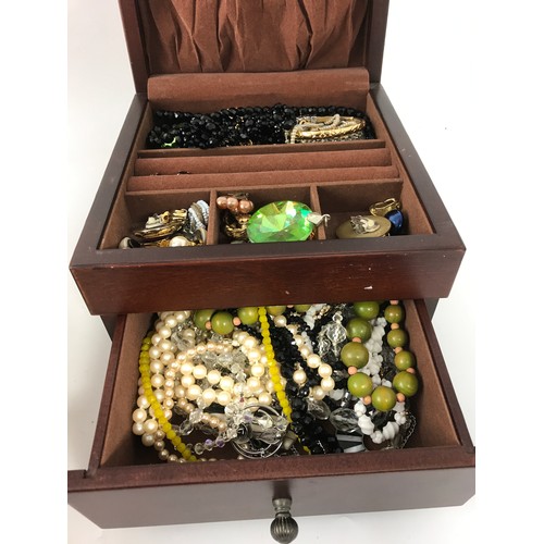 431 - 2 JEWELLERY BOXES AND CONTENTS