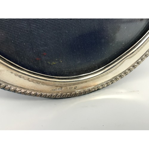 328 - OVAL SILVER PHOTO FRAME