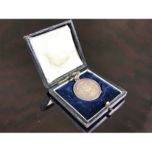 462 - MISC. ITEMS INC. CASED PAIR OF 9 CARAT STUDS, CASED TIE PIN, VARIOUS SILVER BROOCHES, SILVER MEDAL I... 