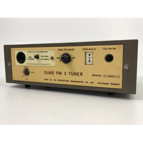 136 - QUAD HI-FI SEPARATES TO INCLUDE A 33 PRE AMP CONTROL UNIT, QUAD 303j AMPLIFIER, AND A QUAD FM3 TUNER