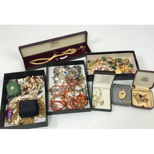 459 - MISC. GOLD AND OTHER COSTUME JEWELLERY