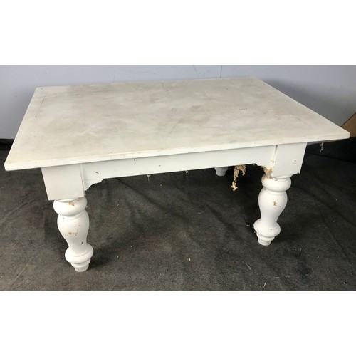 113 - SUBSTANTIAL VICTORIAN DINING TABLE ON TURNED LEGS