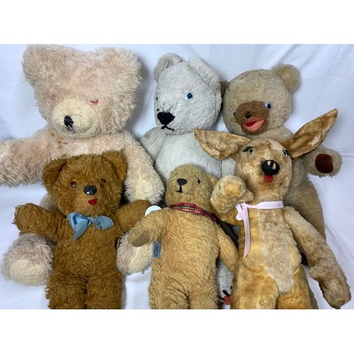 70 - COLLECTION OF 5 VINTAGE TEDDY BEARS & A RABBIT.